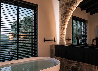 Luxe Wellnessvilla met Jacuzzi en Sauna - 12