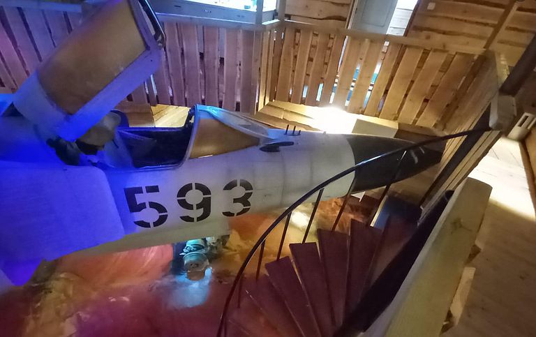 Special overnight stay in a fighter jet - 1