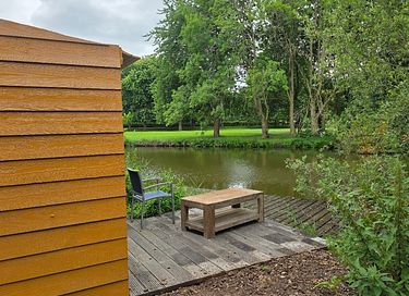 Tiny House met terras aan het water - 3