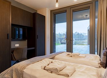 Luxury water villa with its own jetty in Limburg - 8