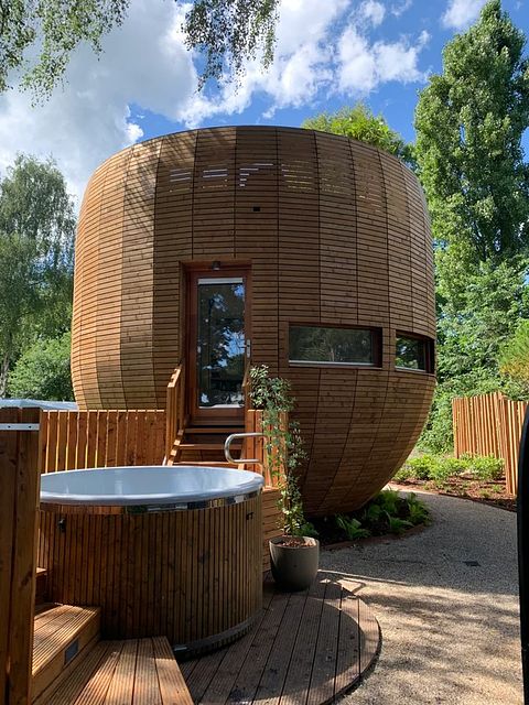 Chalet design avec bain à remous, sauna et terrasse sur le toit - 2