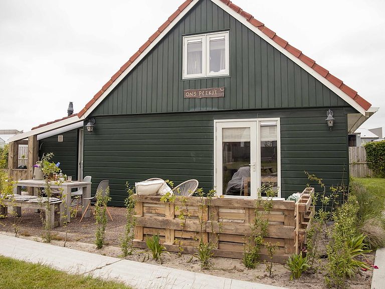 Cozy family cottage near beach and sea - 1
