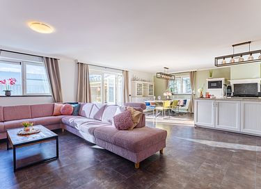 Spacious holiday home with hot tub and garden - 3