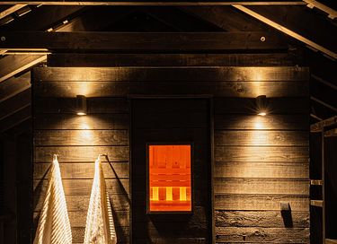 Baumhaus mit Sauna inmitten der Natur - 17
