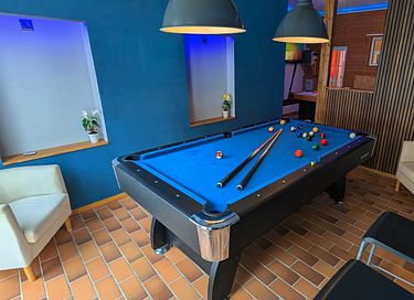 Group house with an entertainment room and a sauna - 9