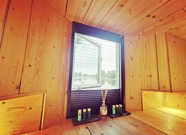 Bateau-sauna privé avec un beau design - 14