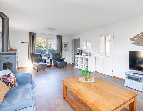 Holiday home with garden close to the sea - 4