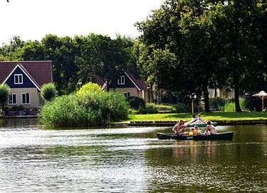 Ruime vakantiewoning aan het water in Drenthe - 22