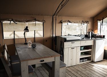 Spacious glamping tent on the coast - 8