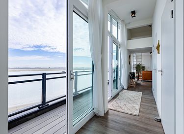 Penthouse on the beach with large balcony - 18