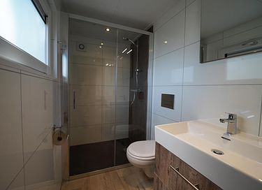 iny house dans le Flevoland au bord d'un lac - 10