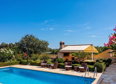 Large villa with private pool and spacious garden - 34