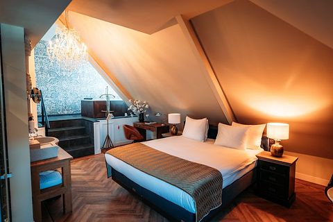 Suite avec baignoire spa dans un hôtel de charme - 5