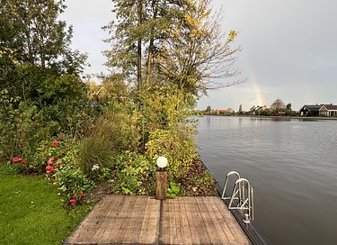 Stijlvol huisje aan het water met hottub - 23