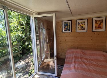 La hutte et son dôme au bord de l’étang  - 10