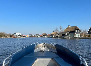 Luxe watervilla met aanlegsteiger - 27