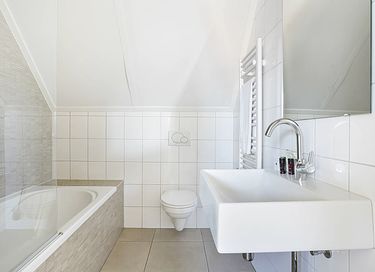 Spacious group home near the coast of Zeeland - 13