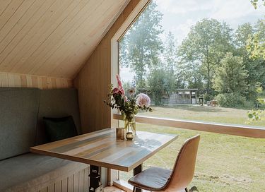 Une petite maison architecturale dans la nature - 3