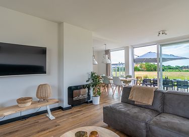 Spacious 10-person wellness villa on Texel - 4
