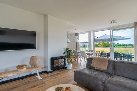 Spacious 10-person wellness villa on Texel - 4