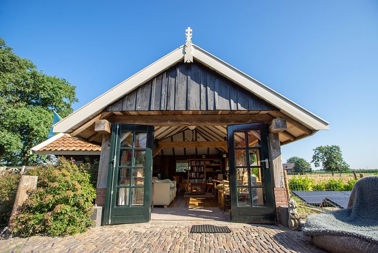 Natur-Ferienhaus mit Garten & Whirlpool - 1