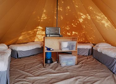 Klassieke safaritent op Nederlandse camping - 6