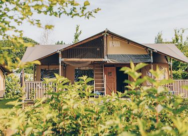 Glamping tent for 8 people with sleeping cabin