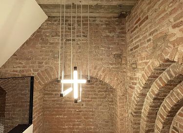 Overnachten in een luxe kerktoren vol kunst - 9