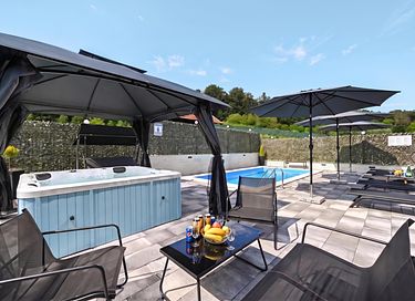 Rural wellness house with pool - 8