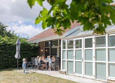 Luxe wellnessvilla met binnenzwembad