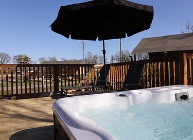 Safarizelt mit Jacuzzi in schönem Ferienpark - 9