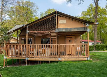 Luxury safari tent (8) w/ kitchen & bathroom