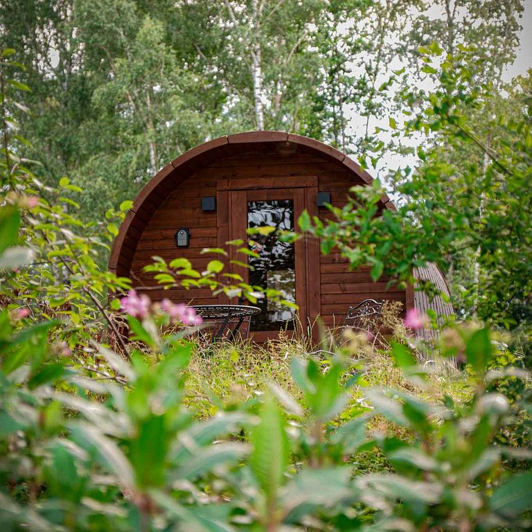 Knus houten slaapvat in de natuur - 1