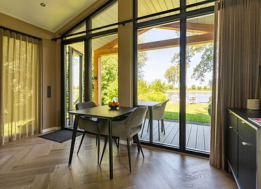 Villa de bienestar de lujo para dos junto al agua - 11