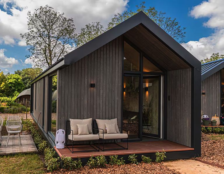 Romantic tiny house with hot tub in Limburg - 1