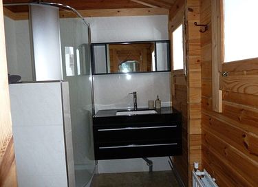 Chalet met uitzicht over een recreatiemeer - 10