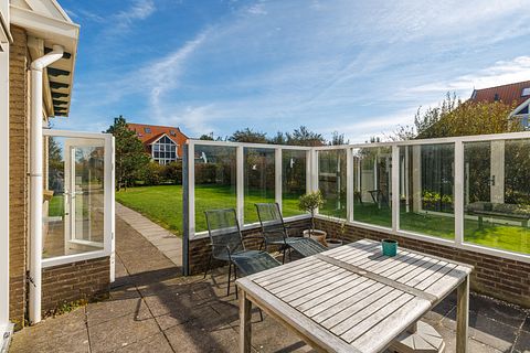 Spacious vacation home near beach on Ameland - 3