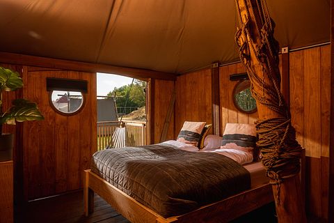 Luxury glamping lodge at versatile campsite - 3
