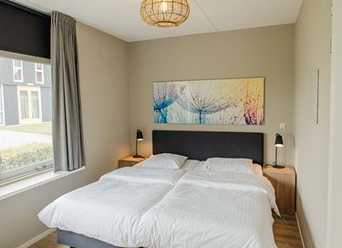 Haus mit Anlegestelle an einem friesischen See - 13
