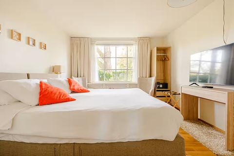 B&B suite with hot tub and sauna - 2