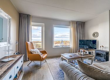 Apartment with sunshower and view