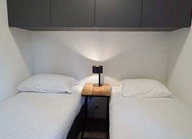Cozy overnight stay in detached tiny house - 8