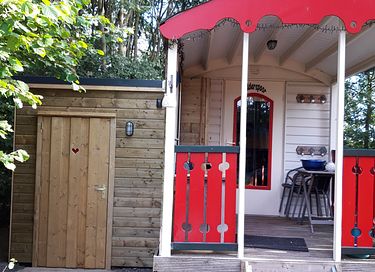Stoere pipowagen op een gezellige camping - 6