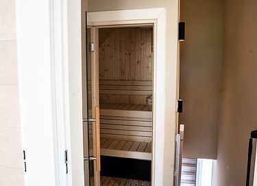 Spacious villa with hot tub and sauna - 33