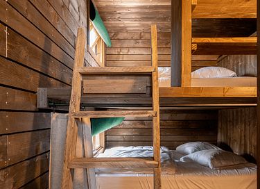 Family-friendly cabin surrounded by nature - 19