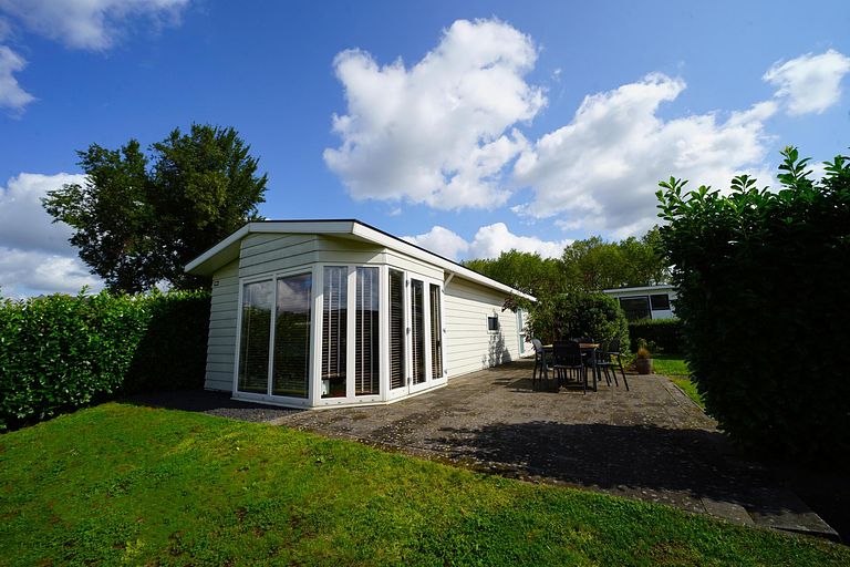 6-person chalet on park in North Holland - 1