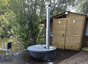 Tiny House mit Whirlpool am Wasser - 7
