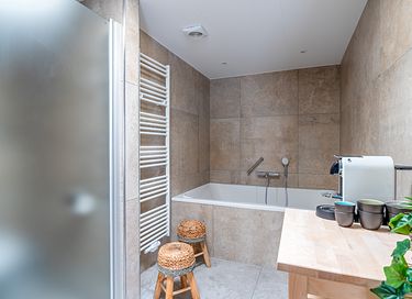 Spacious 10-person wellness villa on Texel - 17