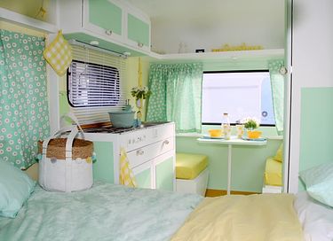 Overnachten in een retro caravan - 12