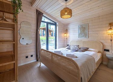 Houten vakantiehuis met meerzicht - 11